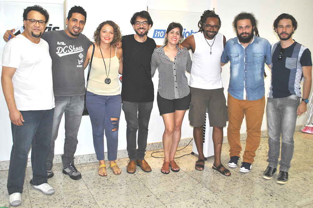 Artistas participam do projeto cultural Outros Palcos, no Auditório Praxis (Foto: Saulo Duarte)
